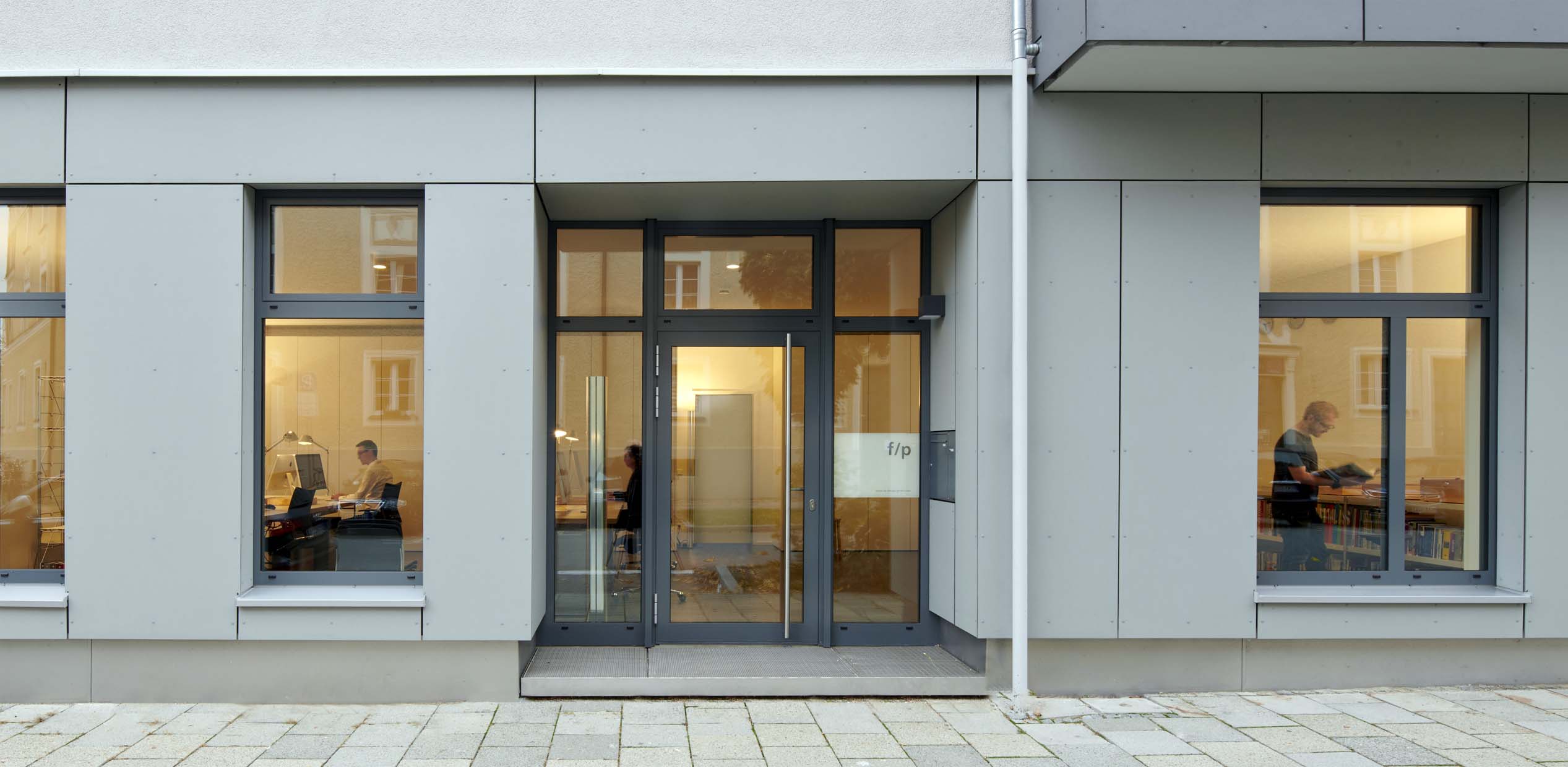 p-vintage-vinyl-house